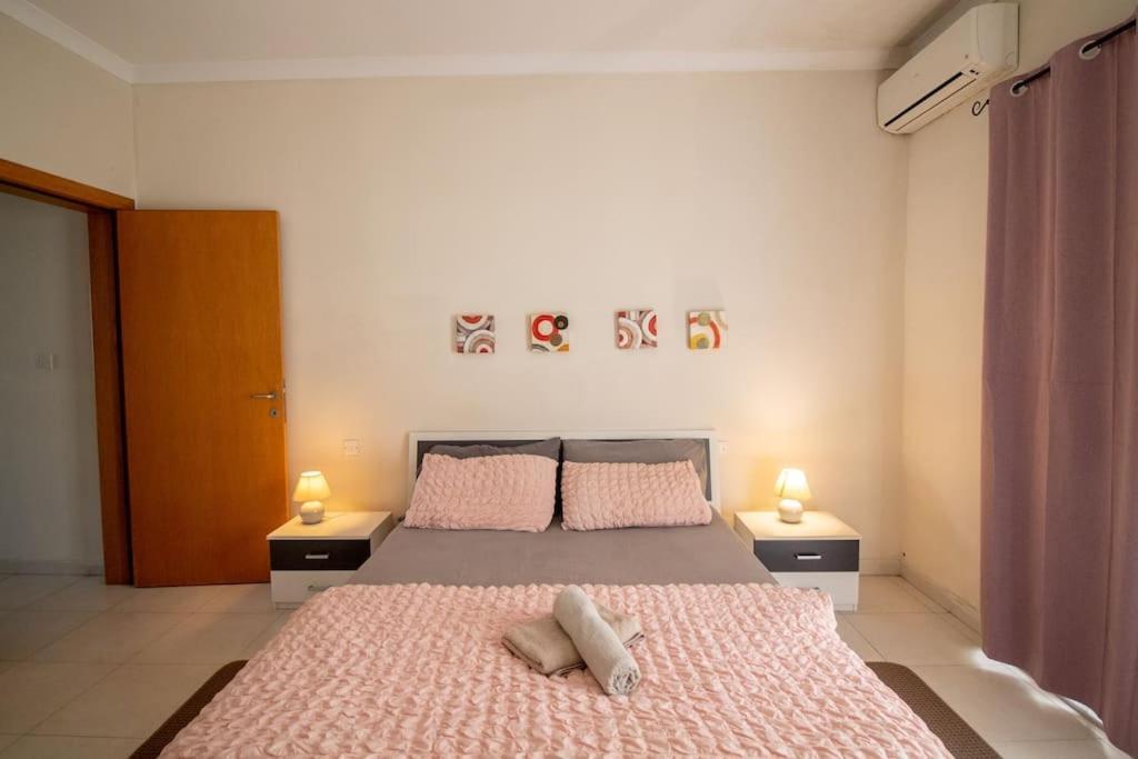Modern Apt In The Heart Of Maltese Nightlife St. Julian's Exterior foto