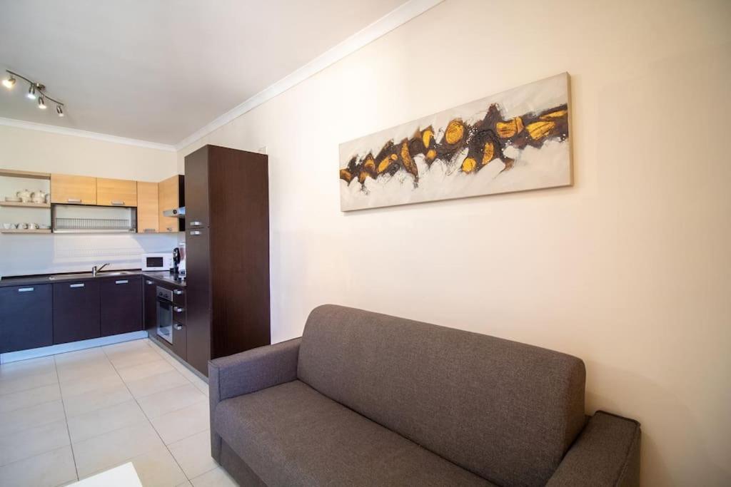 Modern Apt In The Heart Of Maltese Nightlife St. Julian's Exterior foto